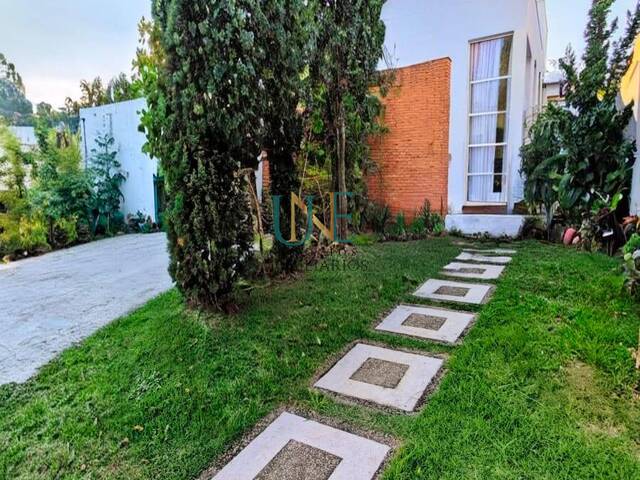 #64 - Casa para Venda em Valinhos - SP