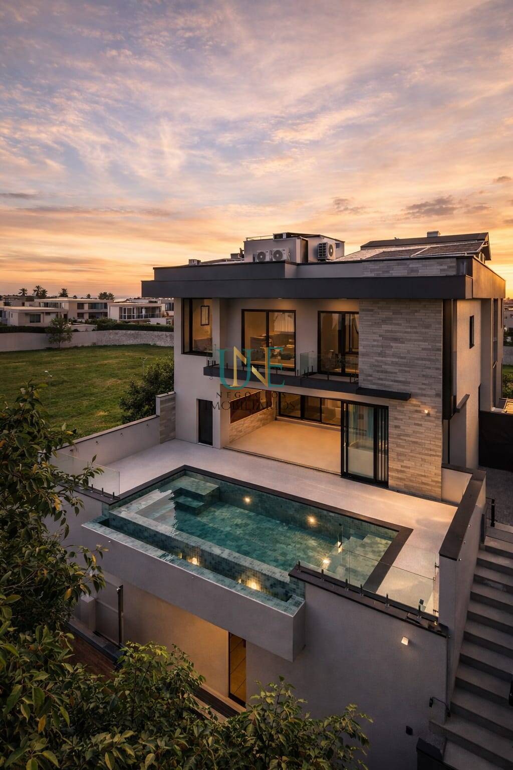 O melhor do Alphaville 3 - Casa com elevador e 6 dormitórios!