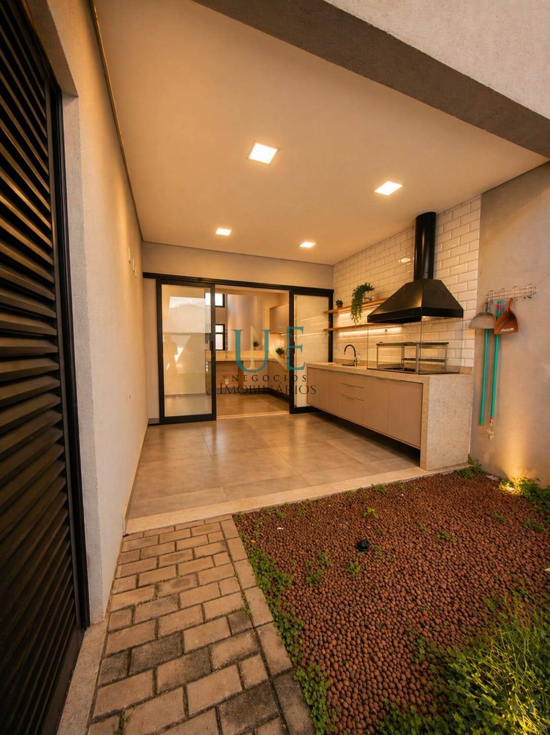 Casa Térrea Moderna – 3 Suítes e Acabamento de Alto Padrão no Jd Ibirapuera - Foto 19