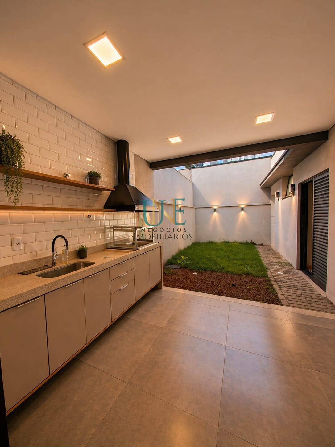 Casa Térrea Moderna – 3 Suítes e Acabamento de Alto Padrão no Jd Ibirapuera - Foto 17